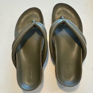 Vince Dark Green Leather Footwear